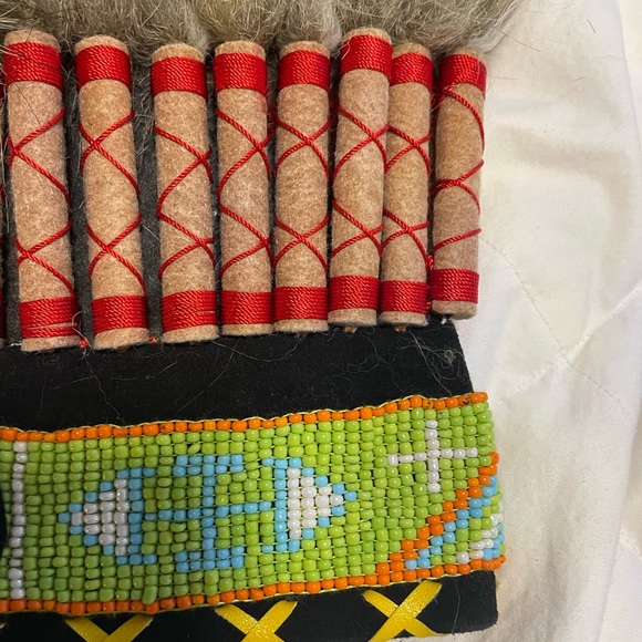 Handmade “real” Indian headdress great for costume or pow wow - Picture 7 of 10